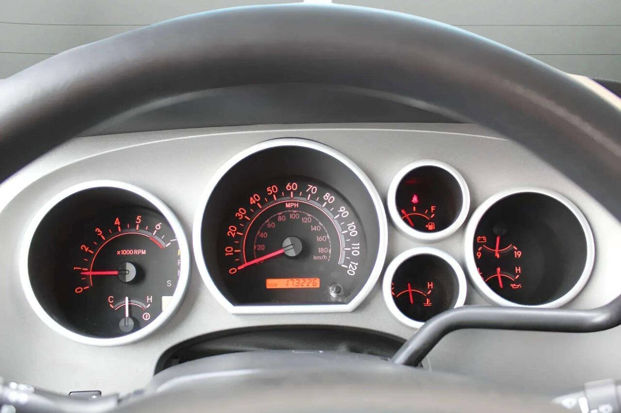 Used 2013 Toyota Tundra 4x4 CrewMax image 15