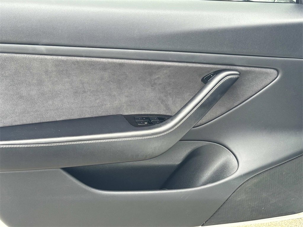 Used 2017 Tesla Model 3 Long Range image 16