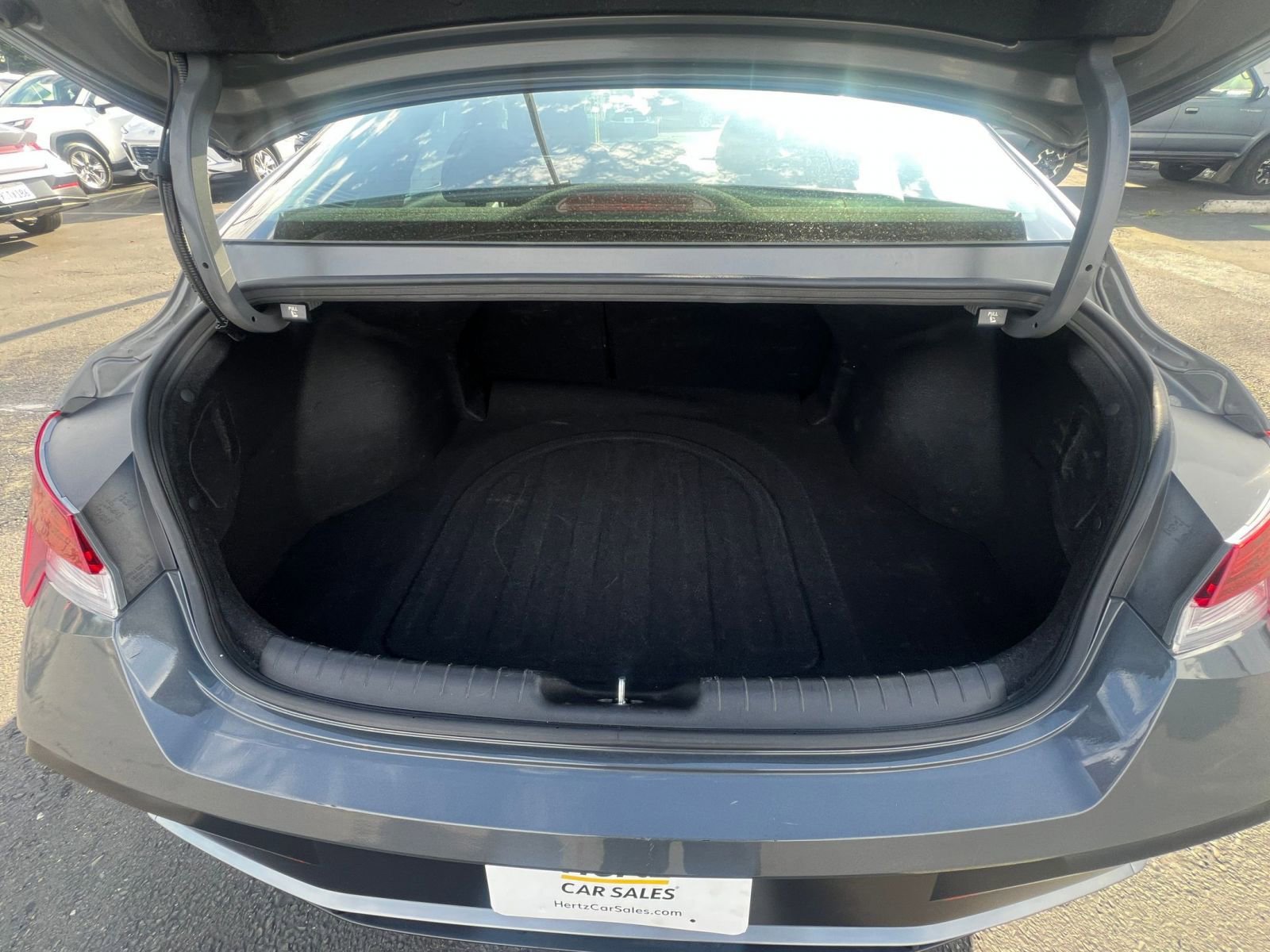 Used 2025 Hyundai Elantra SEL FWD image 31