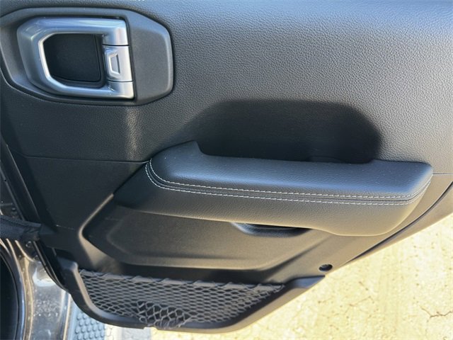 Used 2021 Jeep Wrangler Unlimited Sahara w/ Cold Weather Group image 16