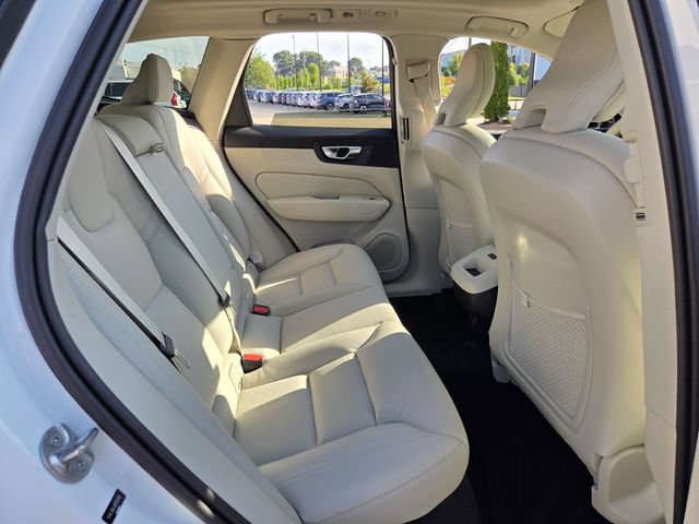 Certified 2024 Volvo XC60 B5 Plus w/ Protection Package Premier AWD/4WD image 21