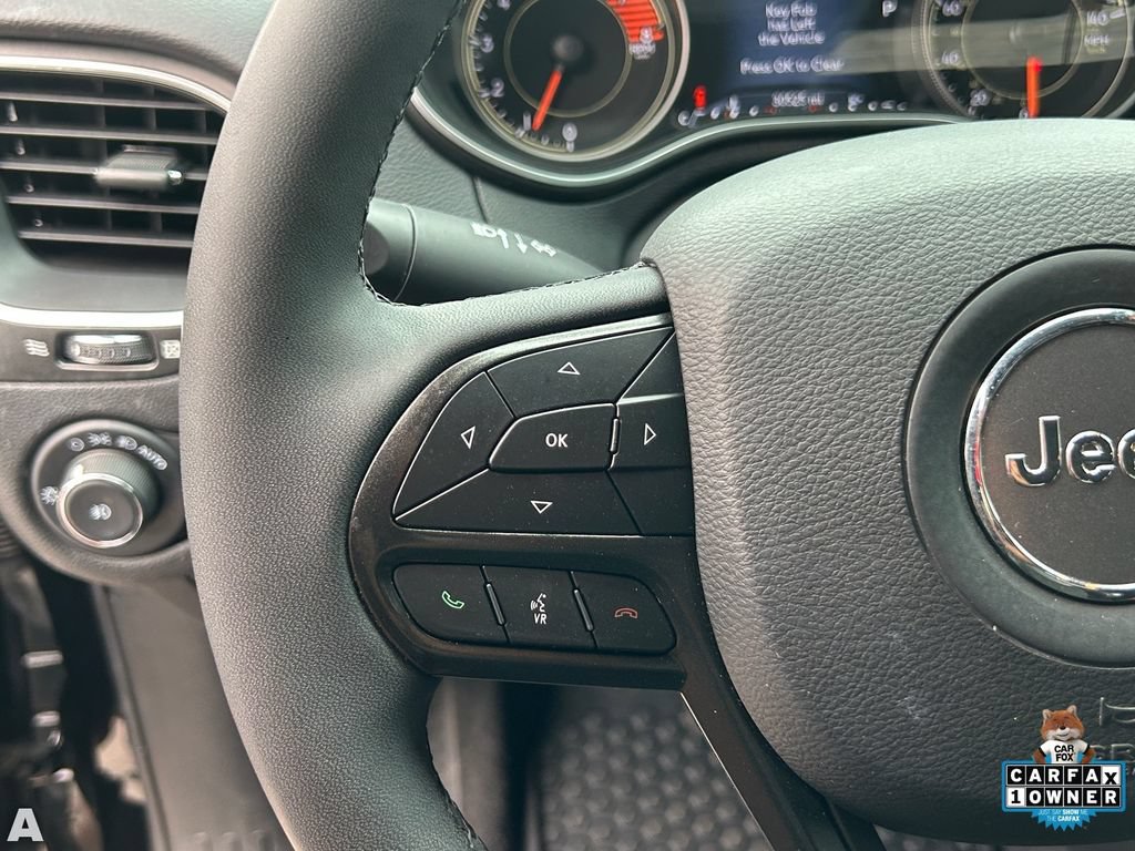 Used 2022 Jeep Cherokee Trailhawk AWD/4WD image 24