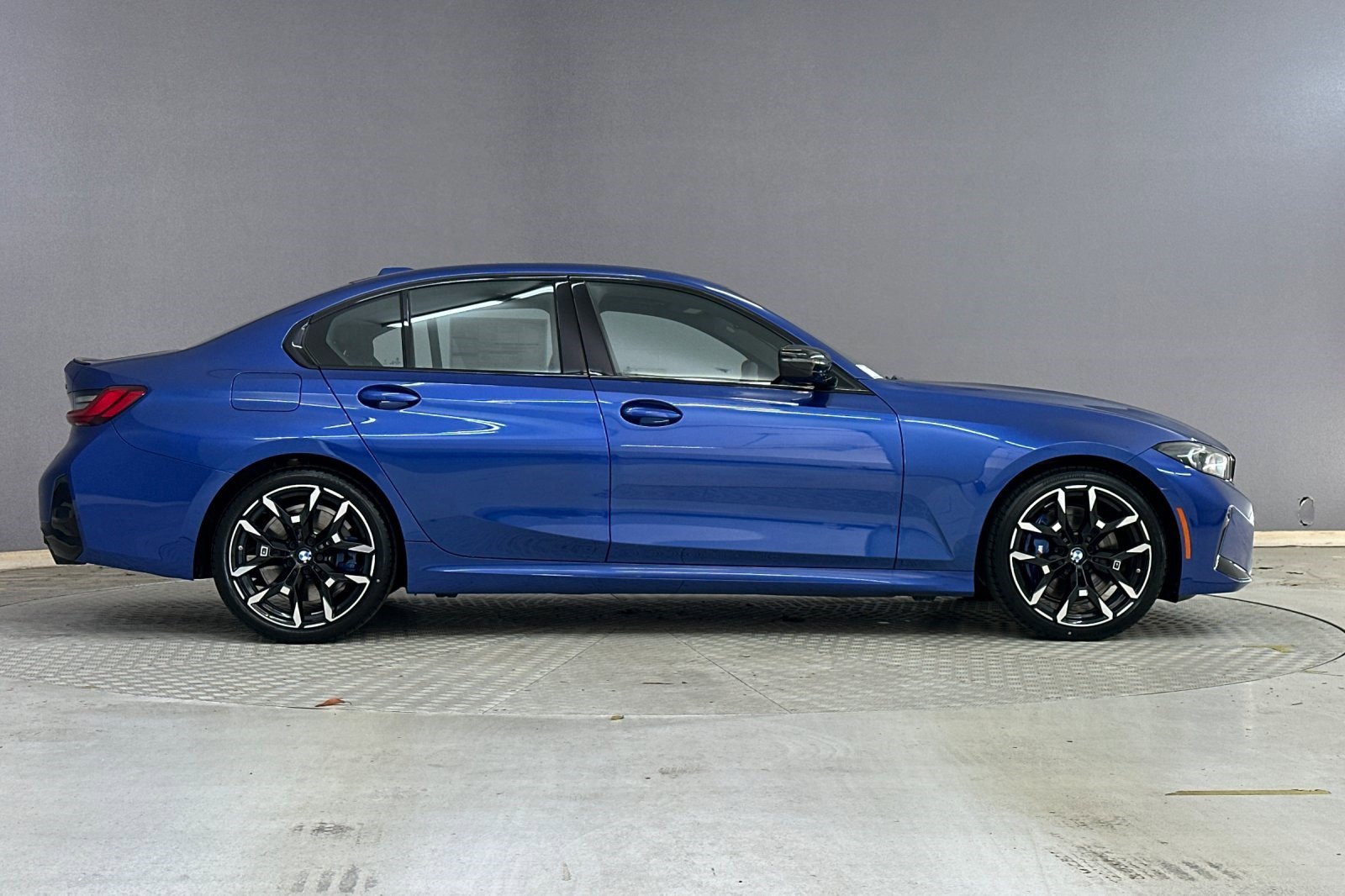 New 2026 BMW 330i Sedan w/ M Sport Package image 7