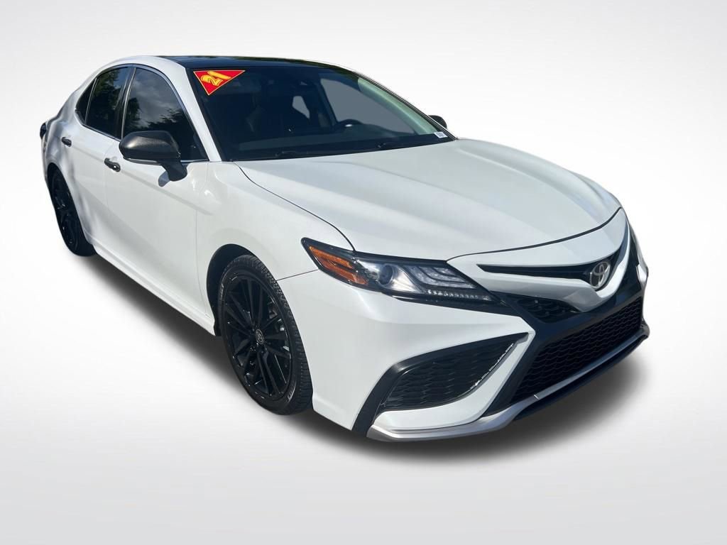 Used 2021 Toyota Camry XSE FWD image 3