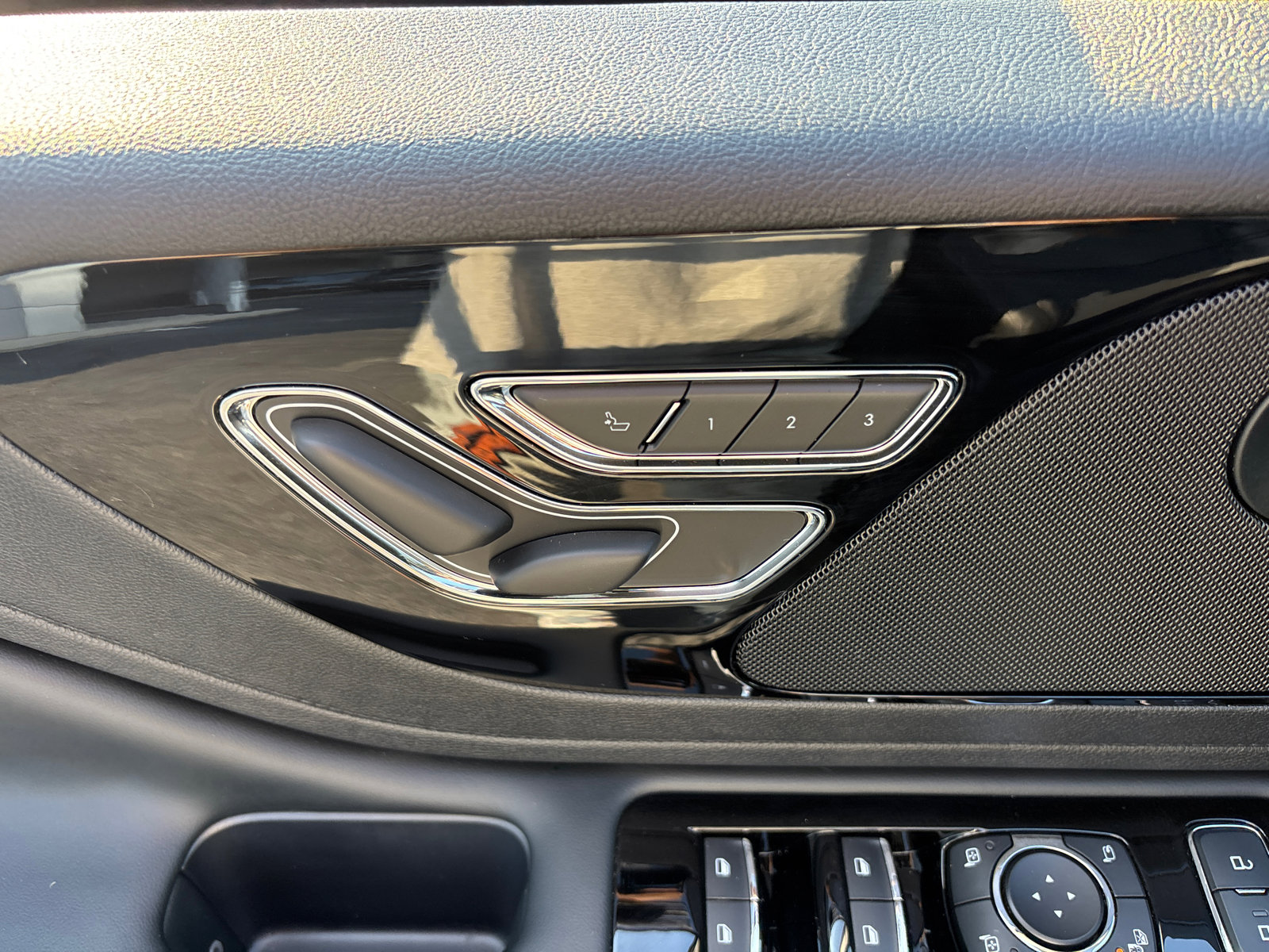 New 2025 Lincoln Aviator Reserve w/ Illumination Package image 12