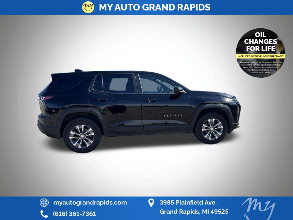 Used 2026 Chevrolet Equinox LT AWD/4WD image 8