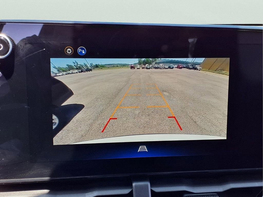Used 2026 Chevrolet Equinox LT AWD/4WD image 11