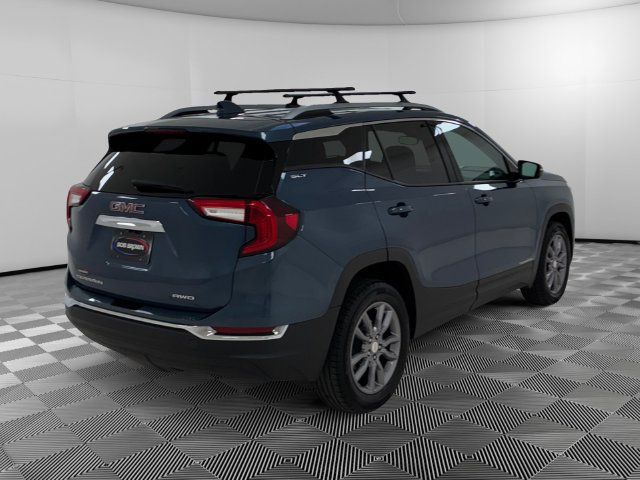 Used 2024 GMC Terrain SLT AWD/4WD image 5