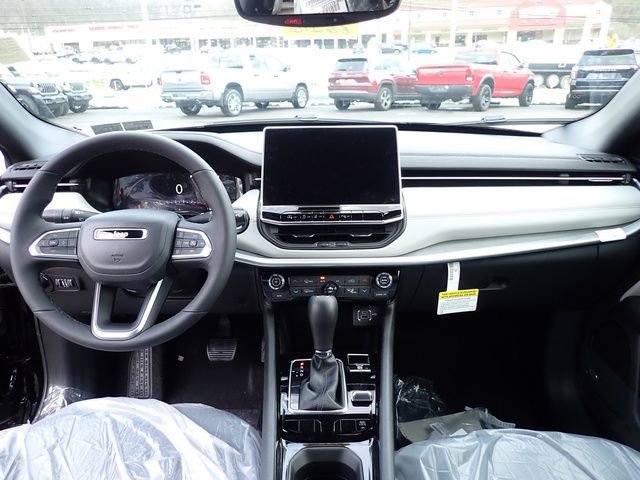 New 2026 Jeep Compass Limited w/ Sun, Sound & Navigation Group AWD/4WD image 15
