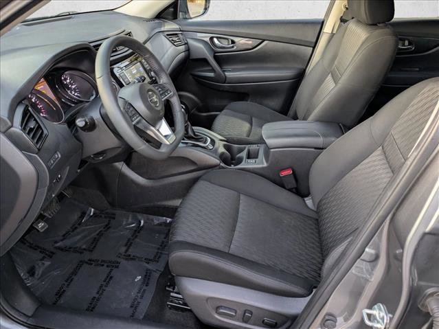 Used 2018 Nissan Rogue SV image 16