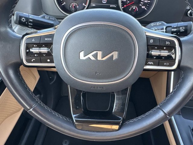 Used 2024 Kia Carnival LX image 23