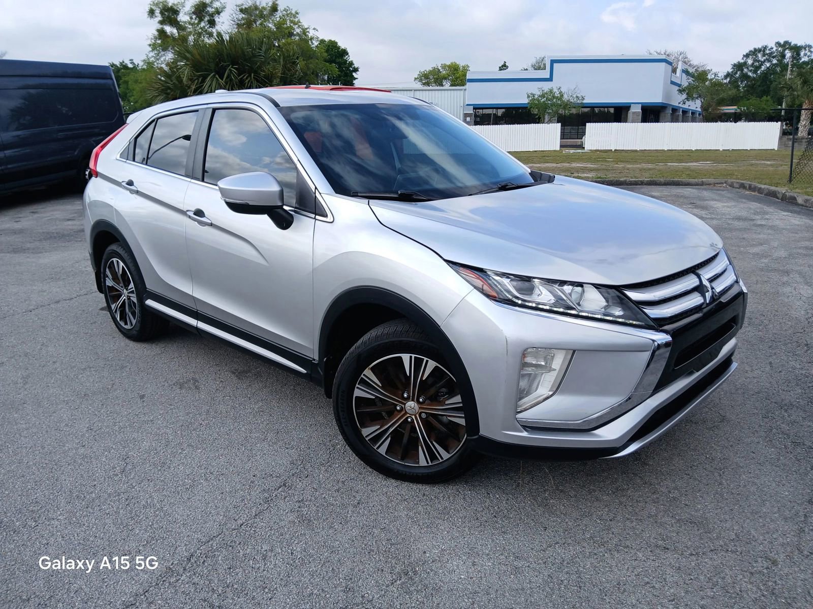 Used 2019 Mitsubishi Eclipse Cross SE image 1