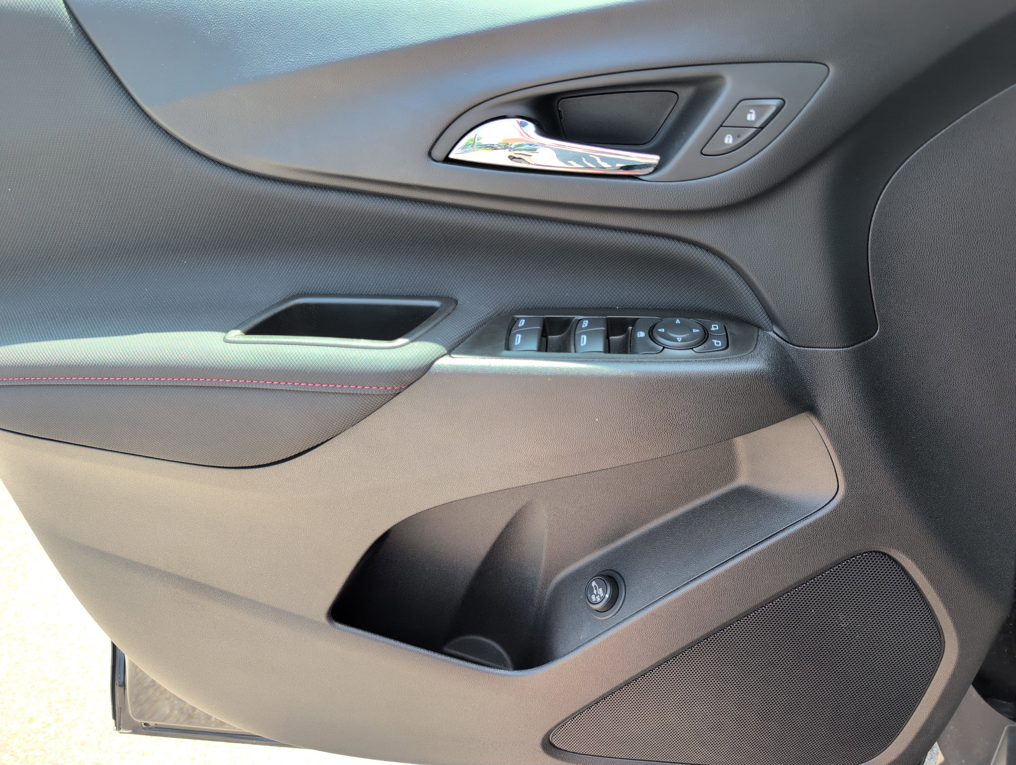 Certified 2024 Chevrolet Equinox RS FWD image 15