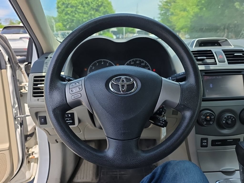 Used 2013 Toyota Corolla LE FWD image 14