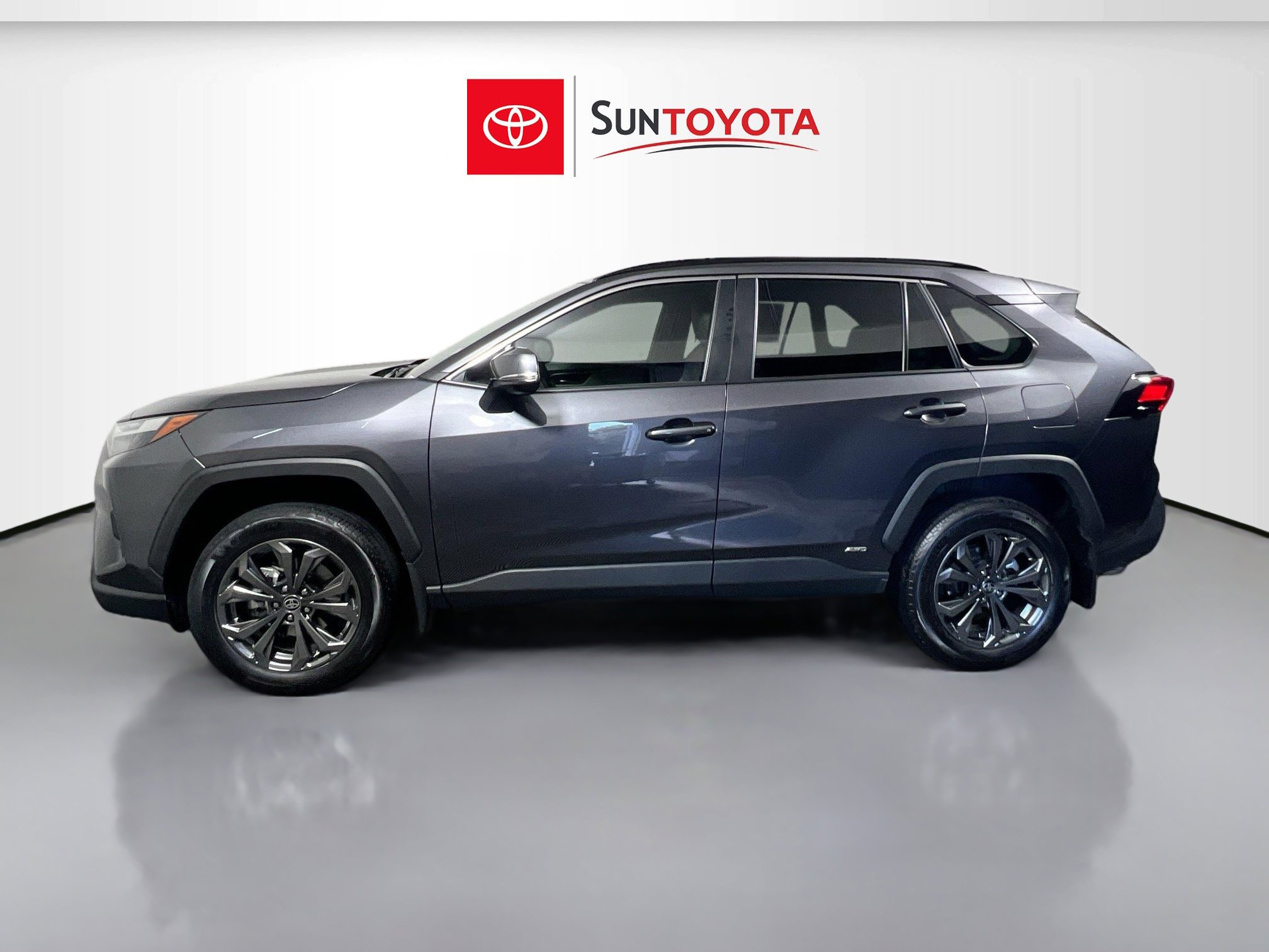 Used 2024 Toyota RAV4 XLE Premium image 7