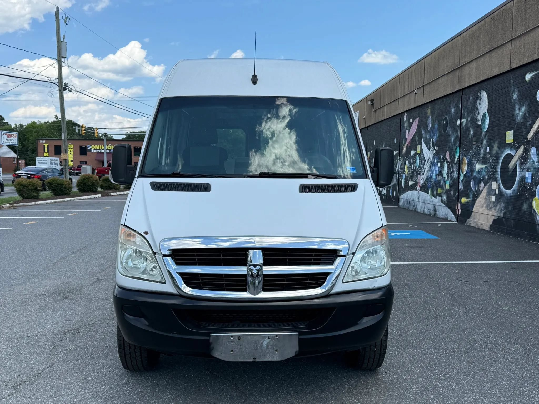 Used 2008 Dodge Sprinter 2500 RWD image 2