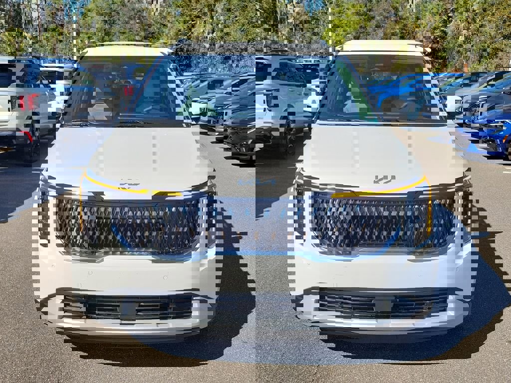 New 2026 Kia Carnival EX FWD image 2