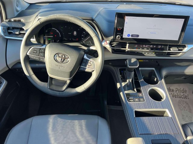 Certified 2025 Toyota Sienna XLE w/ XLE Plus Package FWD image 16