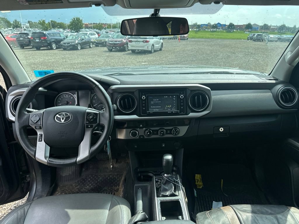 Used 2016 Toyota Tacoma SR5 AWD/4WD image 18