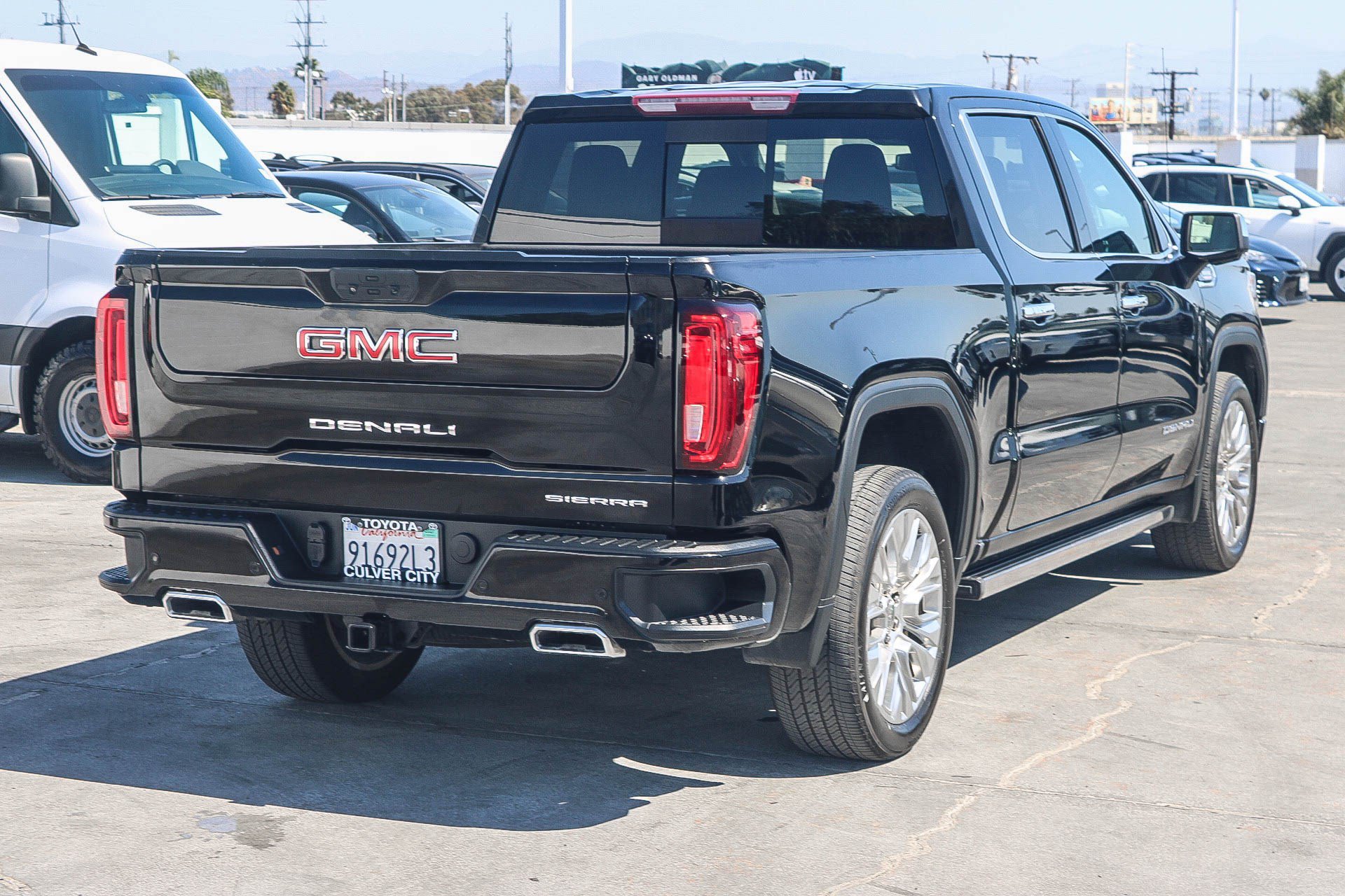 Used 2022 GMC Sierra 1500 Denali w/ Denali Premium Package AWD/4WD image 9