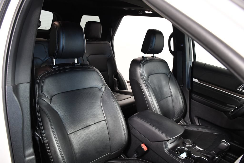 Used 2018 Ford Explorer Limited w/ Equipment Group 301A AWD/4WD image 20