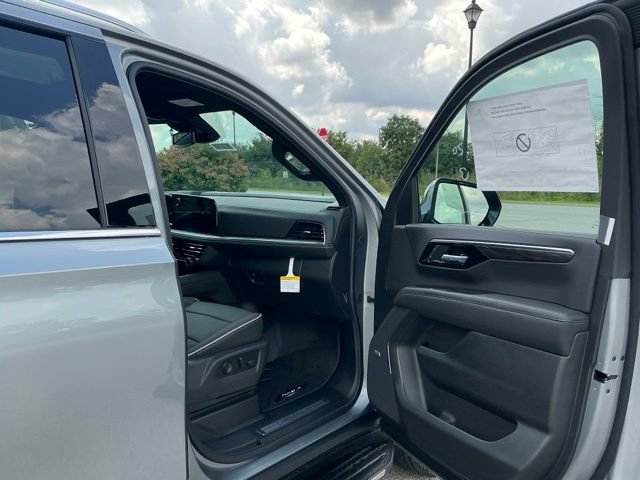 New 2026 Chevrolet Tahoe Premier w/ Sun And Tow Package AWD/4WD image 18