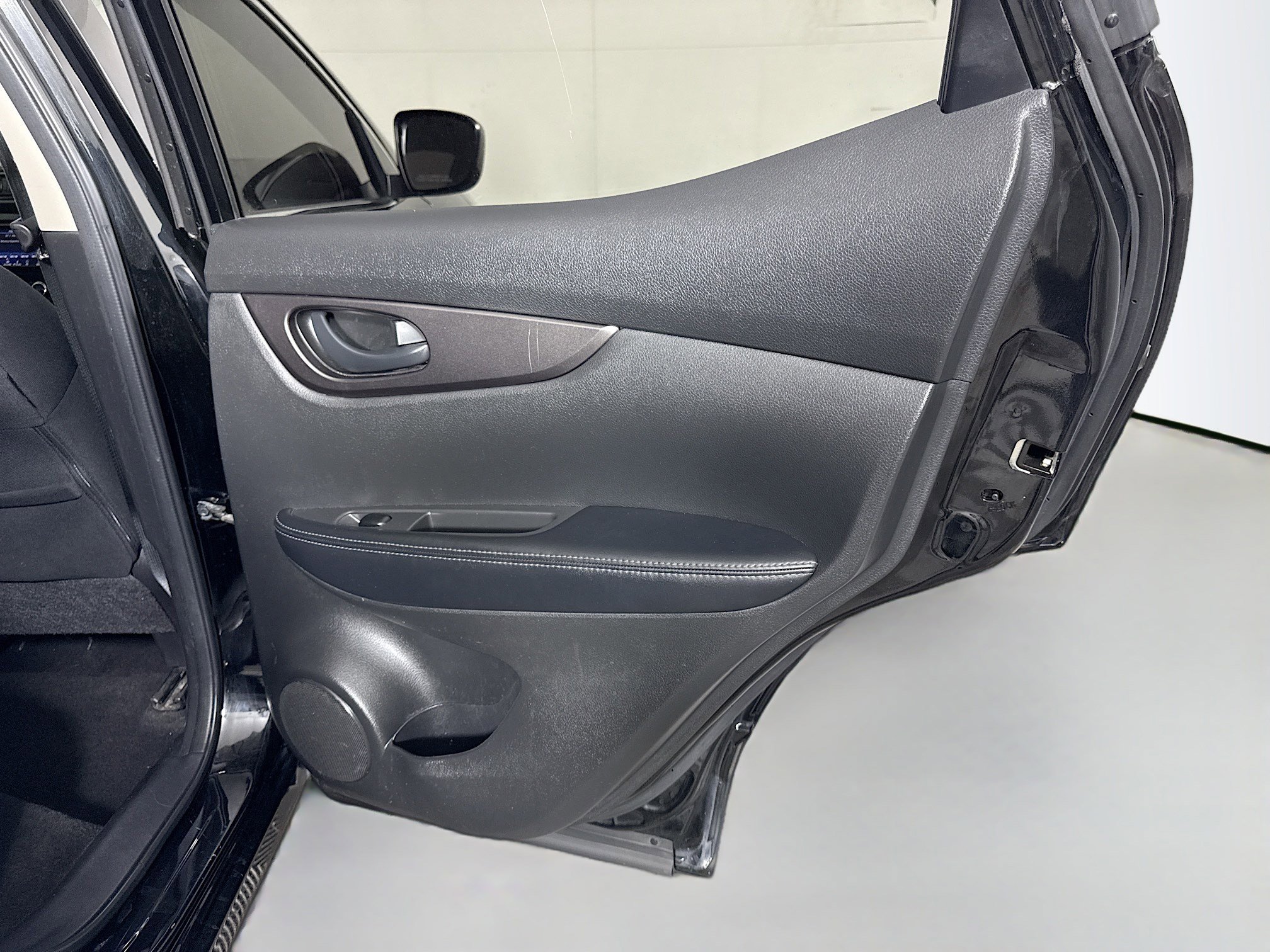 Used 2020 Nissan Rogue Sport S w/ Appearance Package FWD image 27