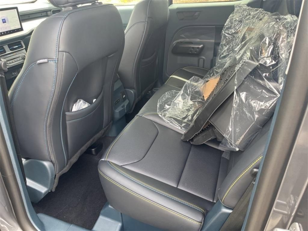 New 2025 Ford Maverick Lobo image 24