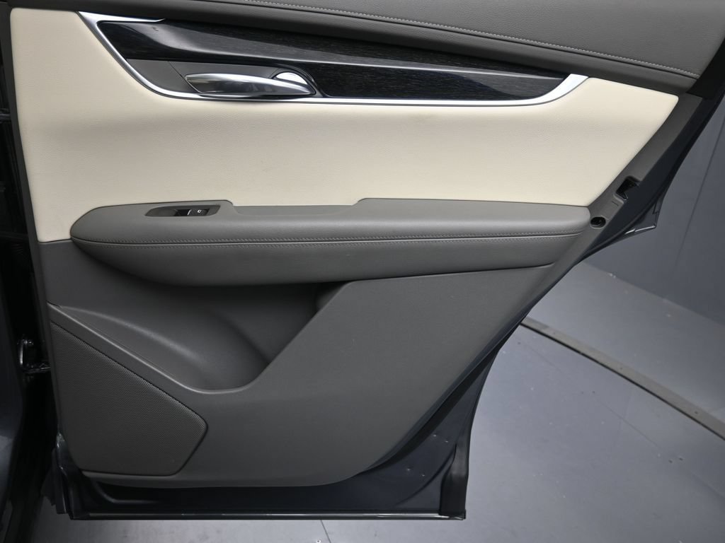 Used 2021 Cadillac XT6 Premium Luxury FWD image 27