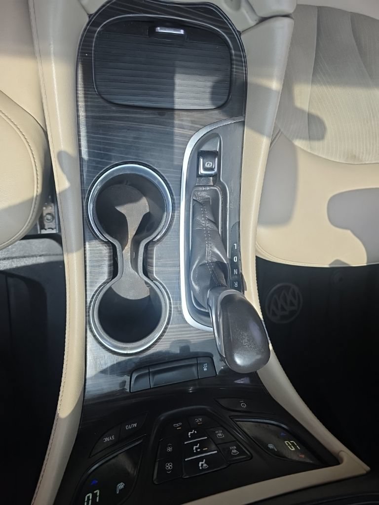 Used 2019 Buick Envision Preferred AWD/4WD image 37