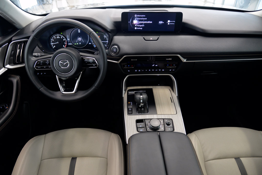 Certified 2024 MAZDA CX-90 3.3 Turbo w/ Premium Package AWD/4WD image 17