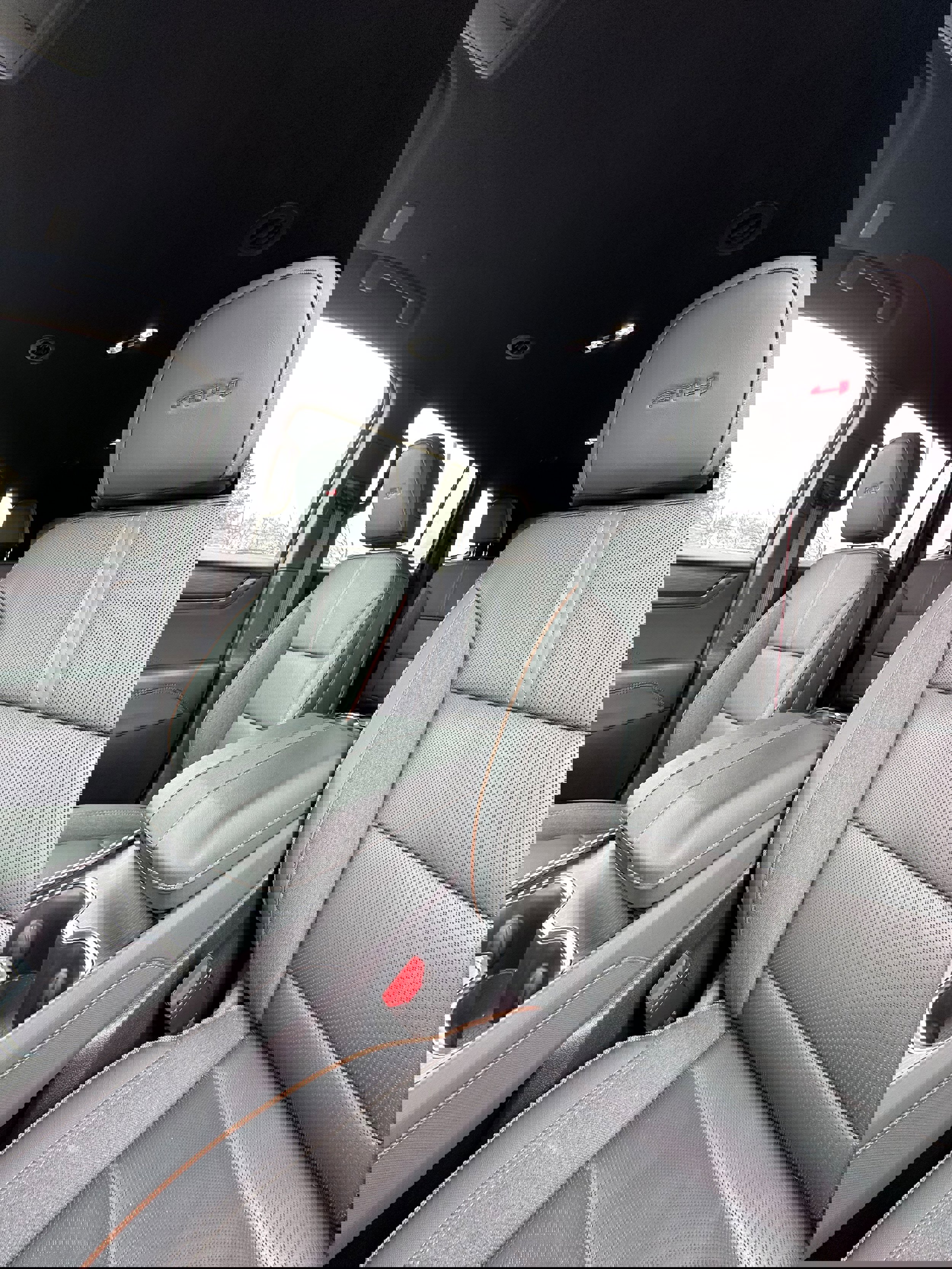 Used 2024 GMC Acadia AT4 w/ Luxury Package image 10