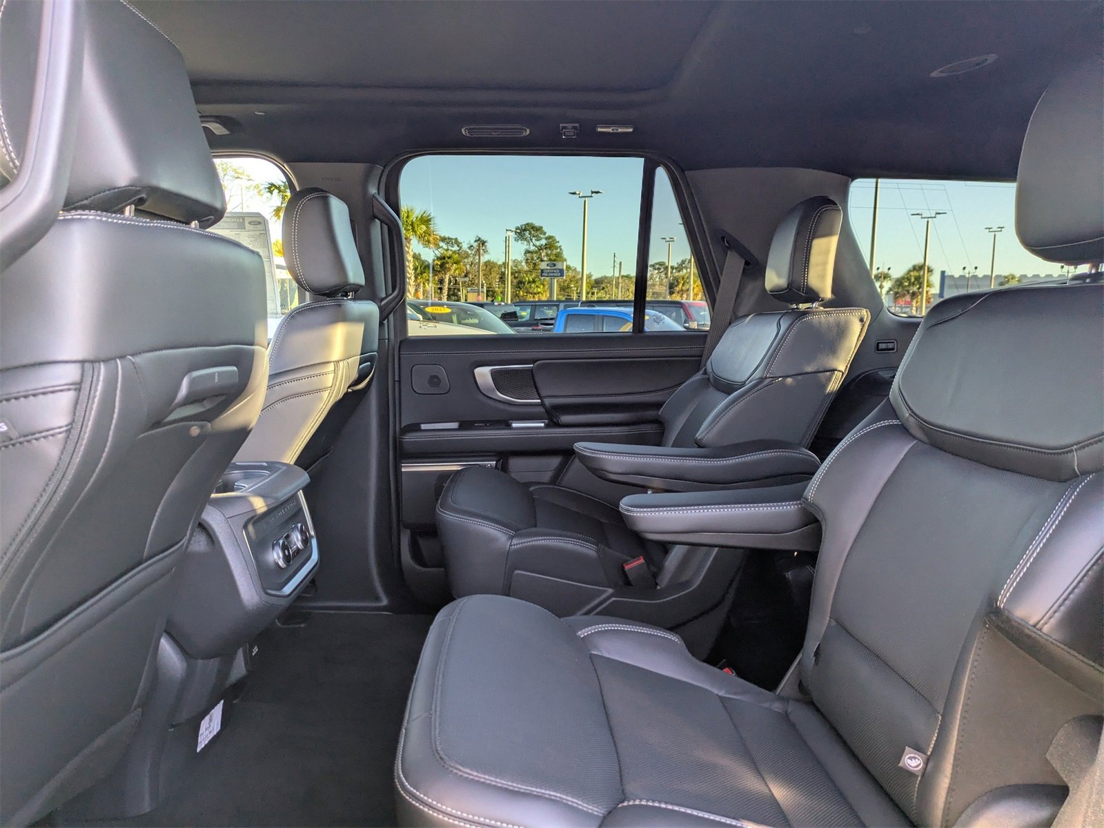New 2025 Ford Expedition Platinum w/ Stealth Performance Package image 18
