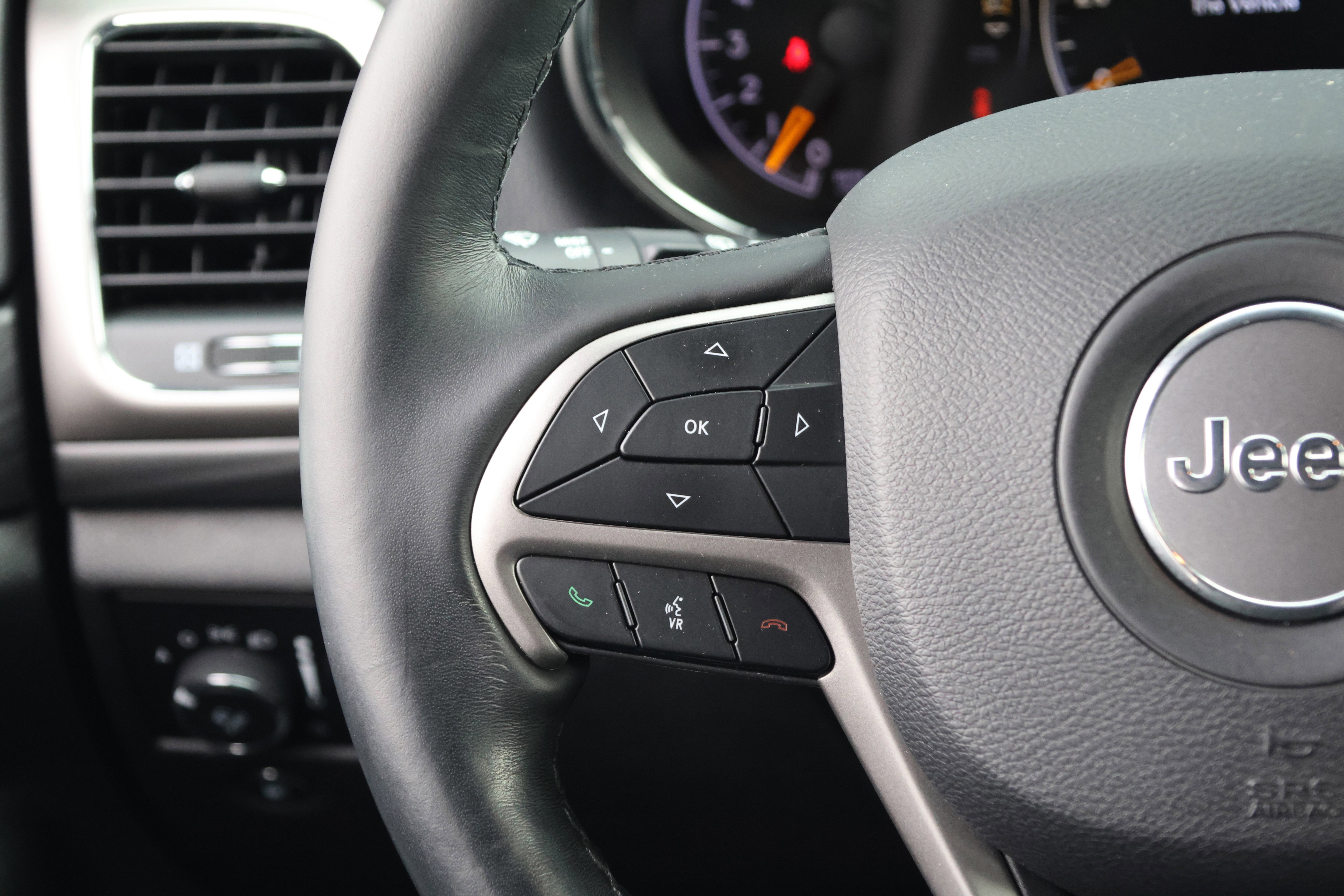 Used 2019 Jeep Grand Cherokee Altitude image 17