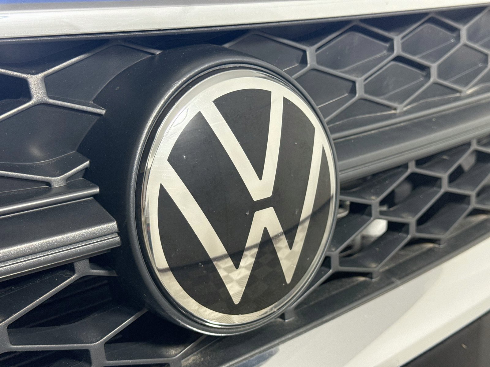 Certified 2023 Volkswagen Taos SE w/ Panoramic Sunroof Package AWD/4WD image 30