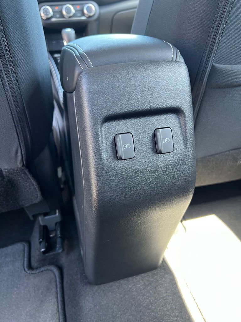Used 2023 Nissan Kicks SV FWD image 17