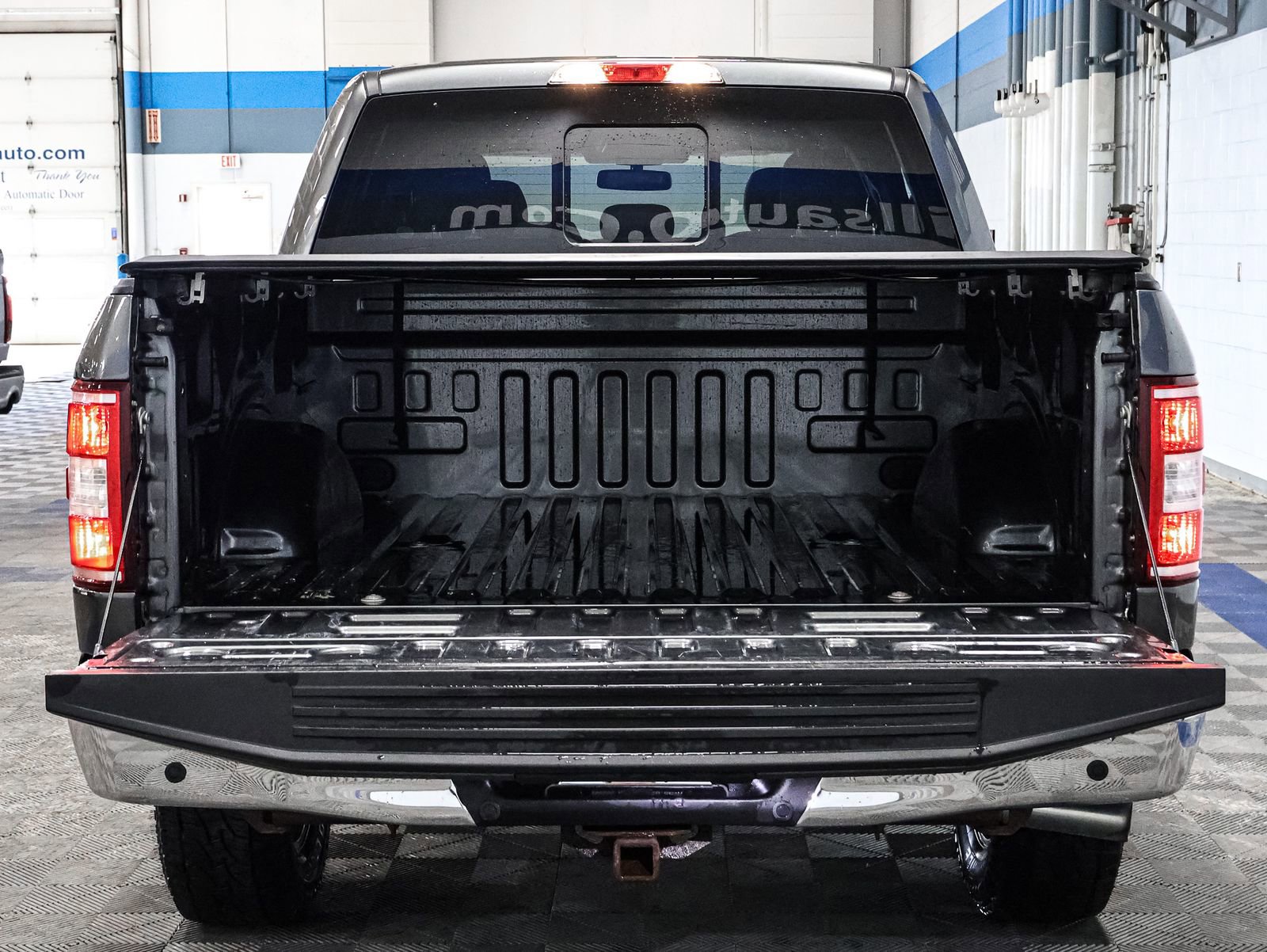 Used 2019 Ford F150 XLT w/ Equipment Group 302A Luxury AWD/4WD image 18