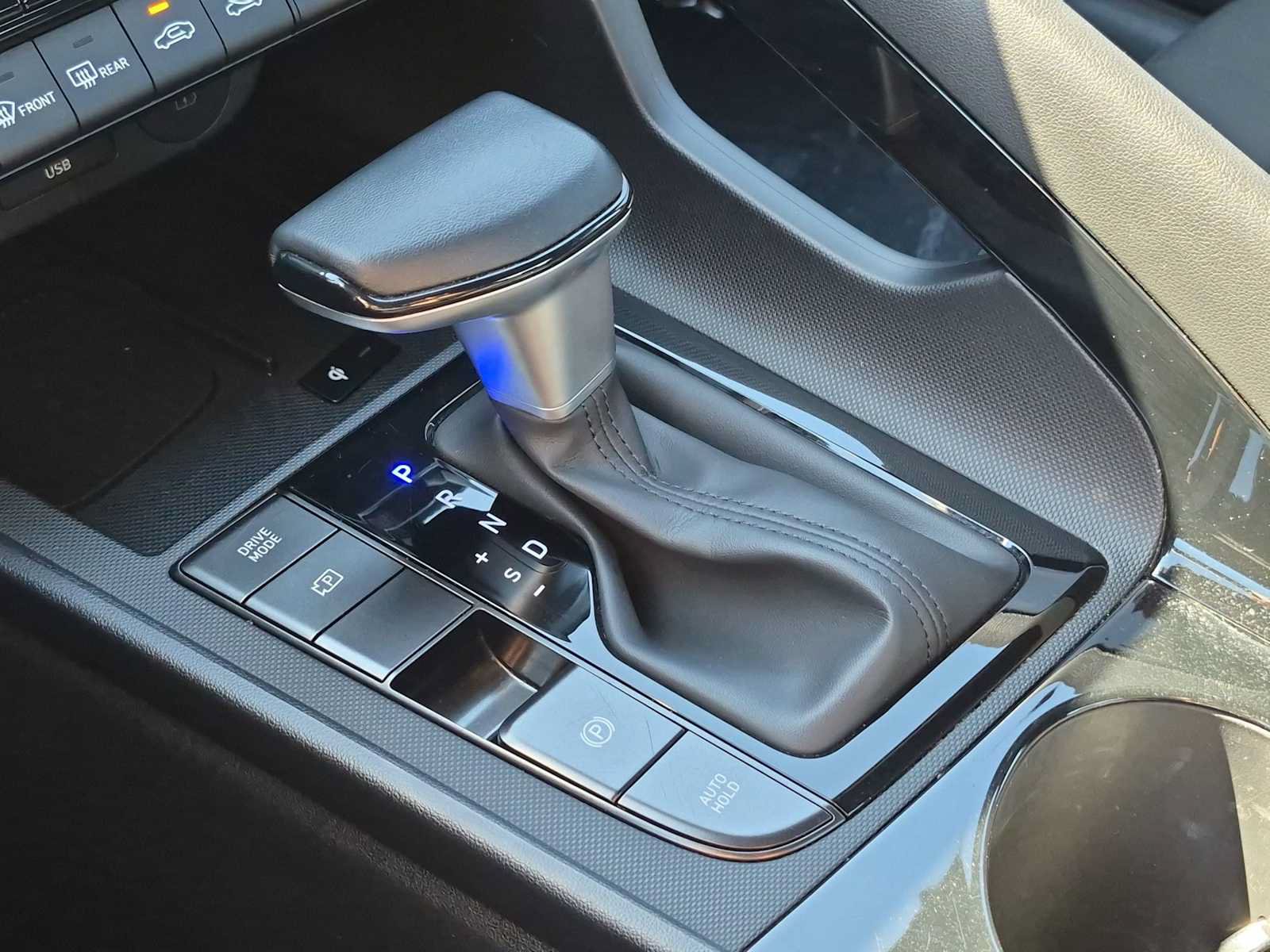 Used 2025 Hyundai Elantra SEL FWD image 30