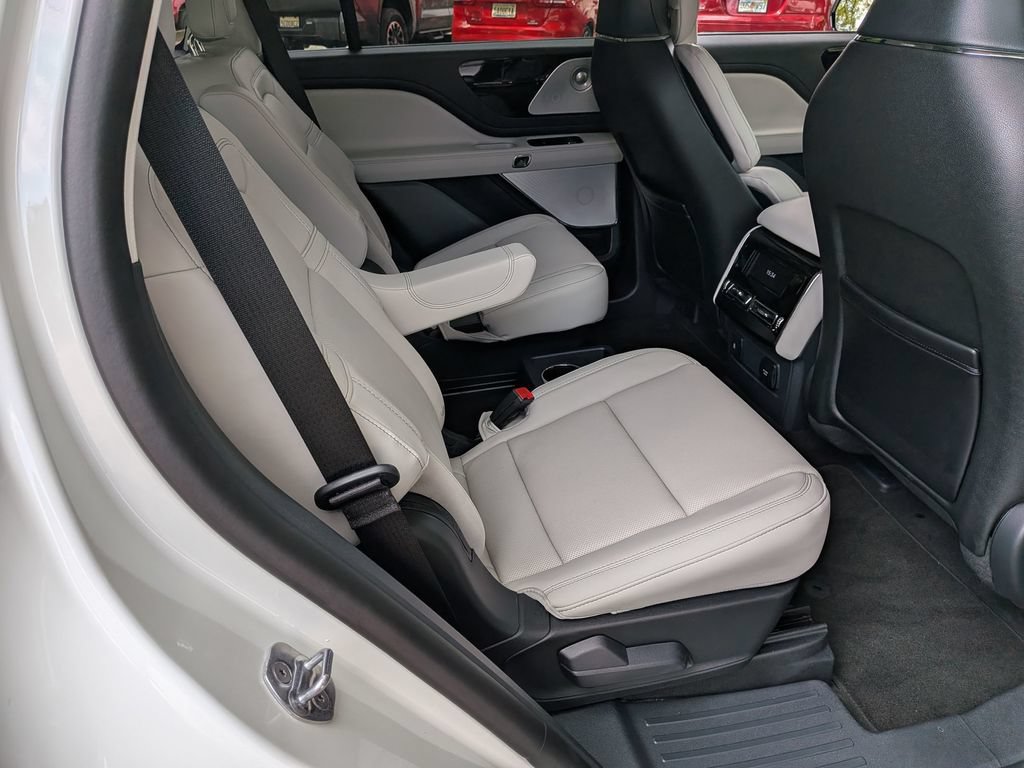 New 2026 Lincoln Aviator Reserve w/ Luxury Package RWD image 28