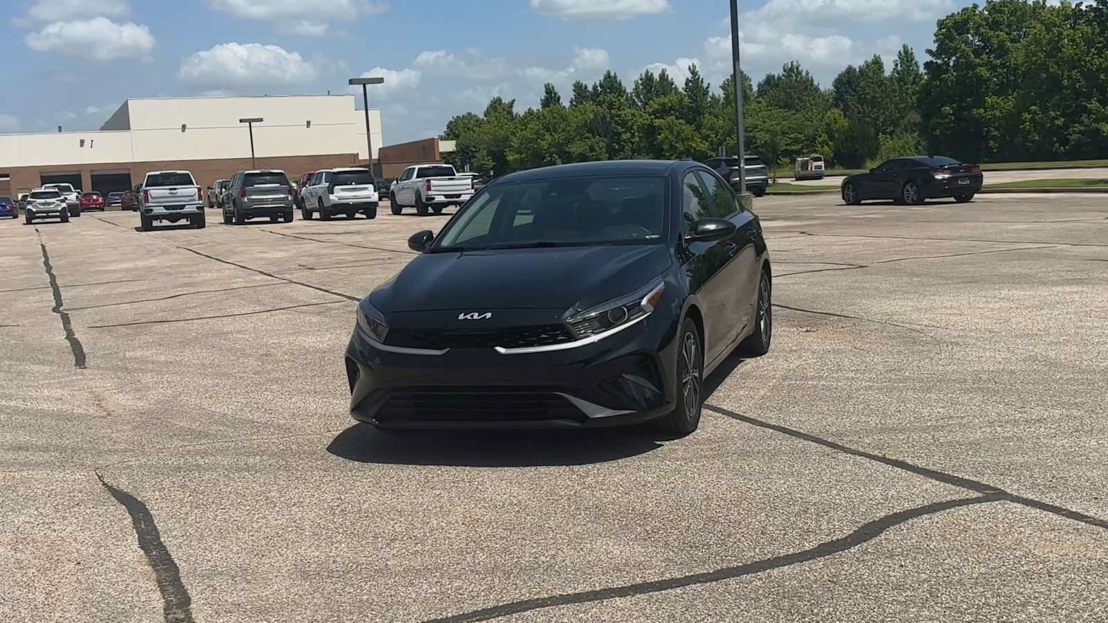 Used 2024 Kia Forte LXS FWD image 3