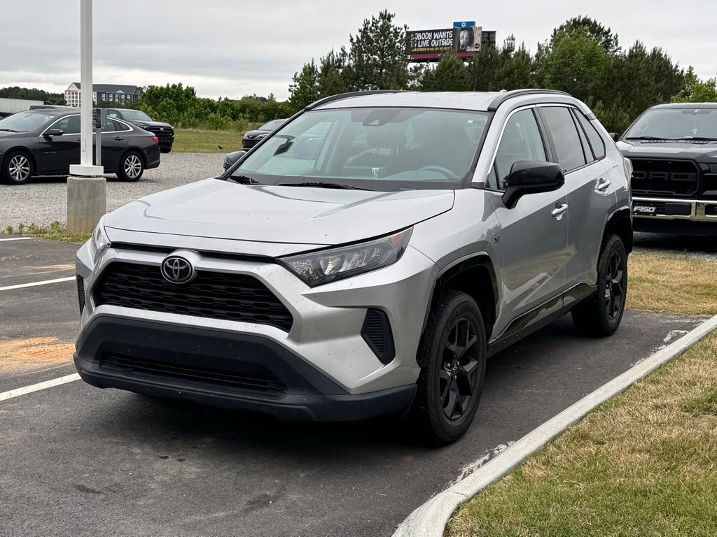 Used 2021 Toyota RAV4 LE FWD image 3