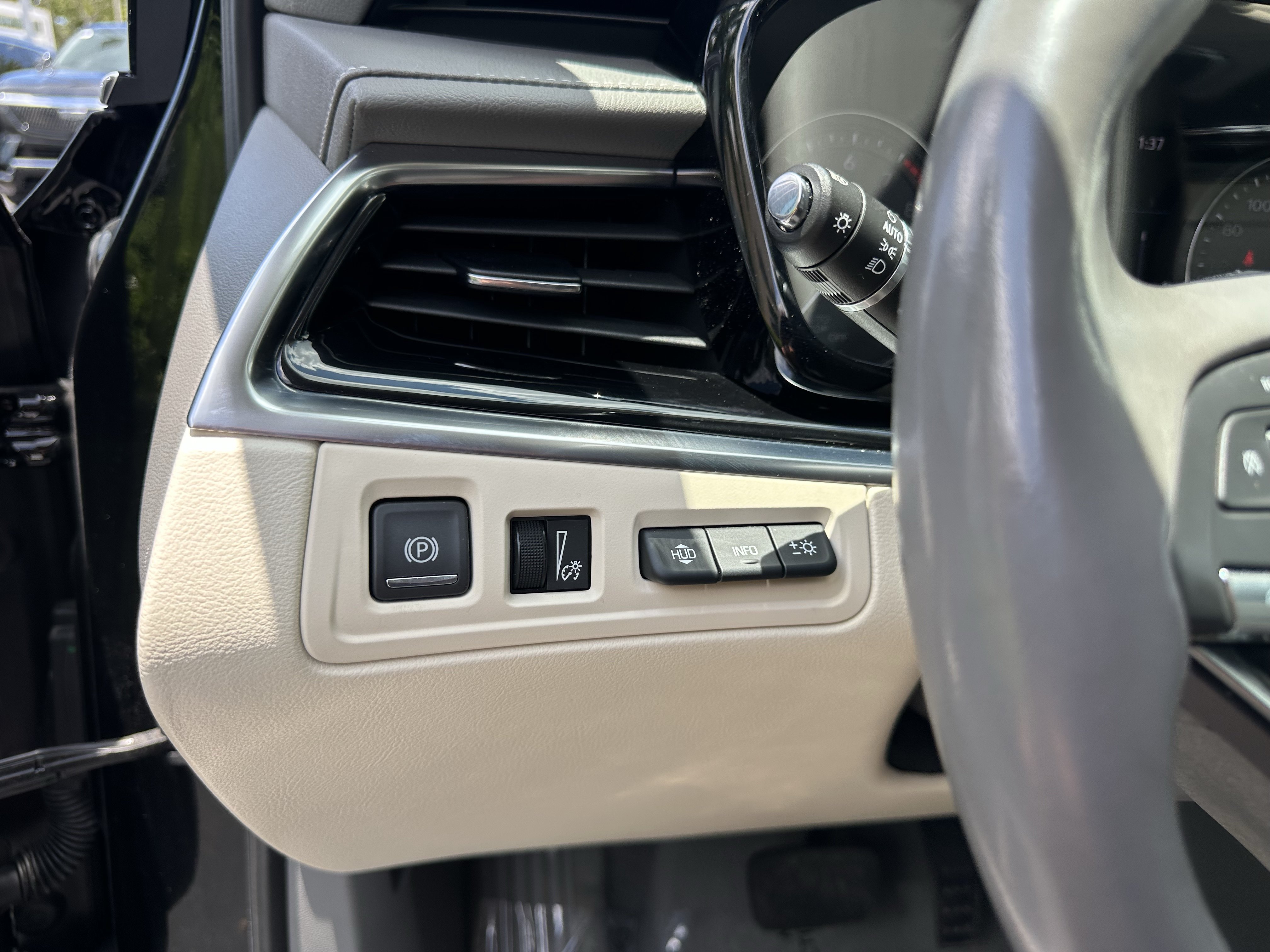Certified 2023 Cadillac XT6 Premium Luxury w/ Technology Package FWD image 31