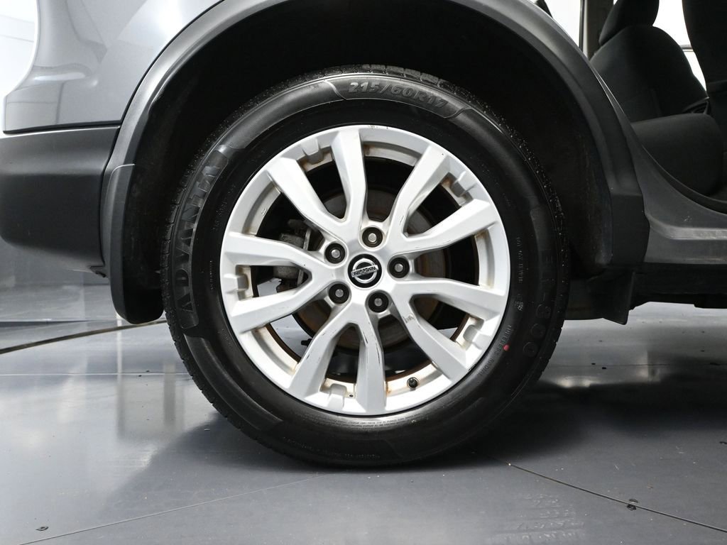 Used 2021 Nissan Rogue Sport SV image 14