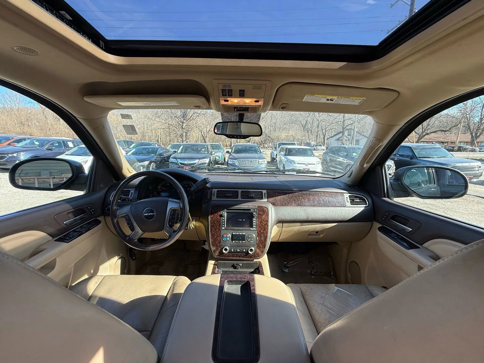 Used 2011 GMC Yukon Denali image 18