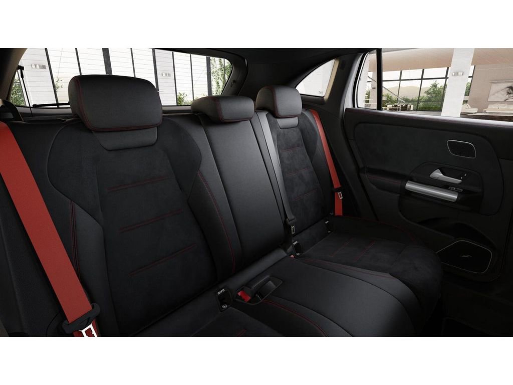 New 2026 Mercedes-Benz GLA 35 AMG 4MATIC image 5