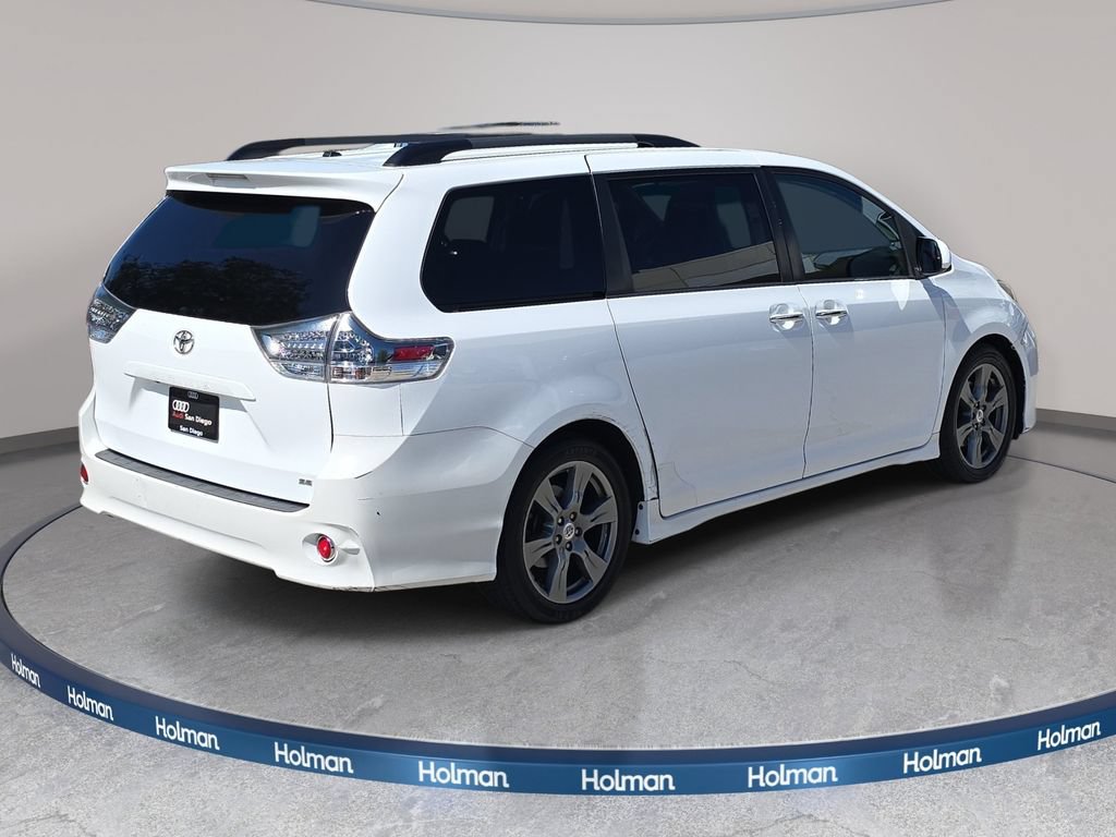 Used 2017 Toyota Sienna SE Premium FWD image 6