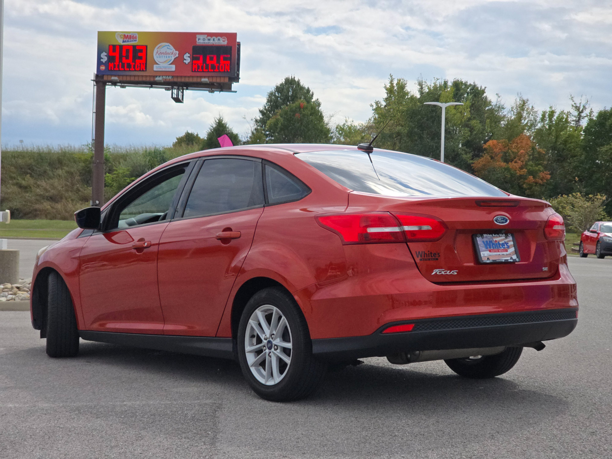 Used 2018 Ford Focus SE FWD image 7
