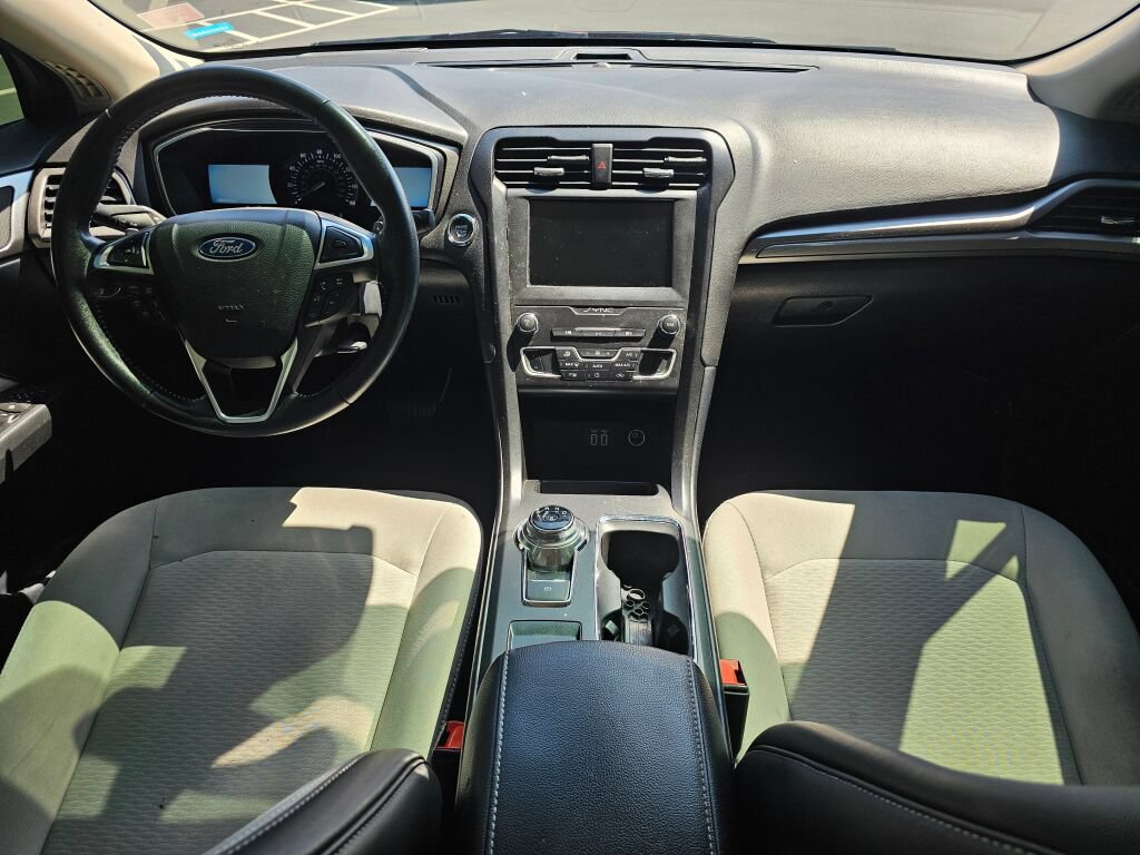 Used 2019 Ford Fusion SE w/ Equipment Group 151A FWD image 16