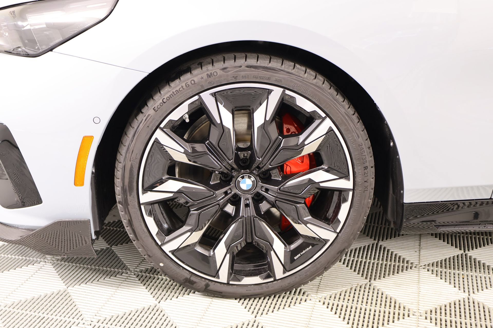 New 2026 BMW 540i xDrive w/ M Sport Package image 18