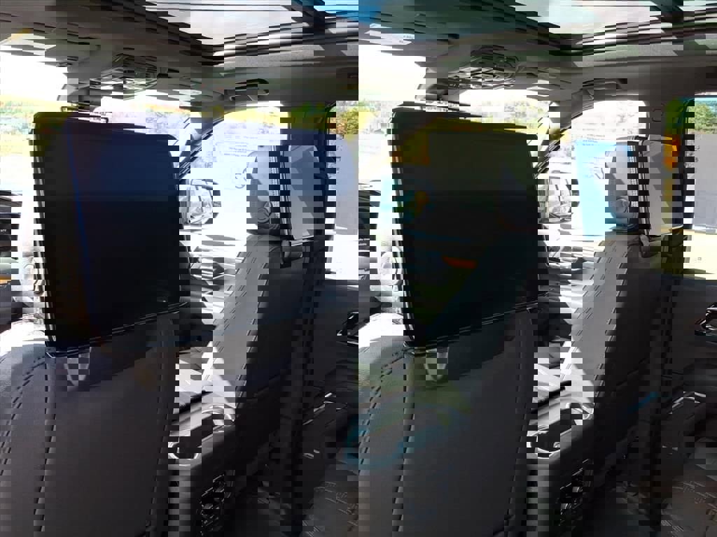 New 2026 Chevrolet Tahoe High Country image 17